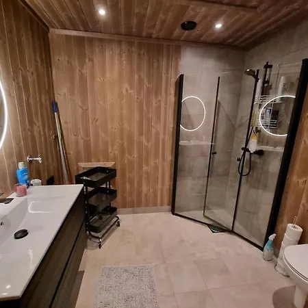 Fin Med Flott Utsikt Til Gaustatoppen *