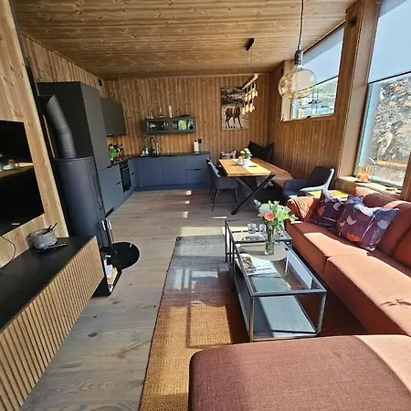 Fin Med Flott Utsikt Til Gaustatoppen * Rjukan