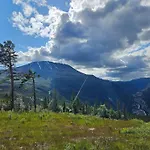 Fin Med Flott Utsikt Til Gaustatoppen דירה *